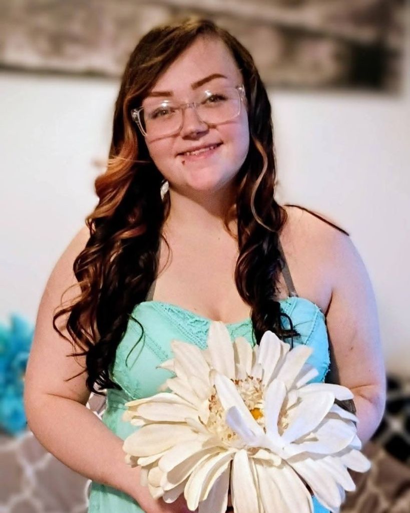 Lilly S. Bays Obituary: Hibbing, Minnesota Mourns Young Mother and Her Unborn Daughter Ivy Rose Feltus in Heartbreaking Loss